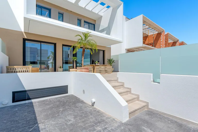 Villas adosadas y pareadas de nueva construcción en Dolores, Alicante