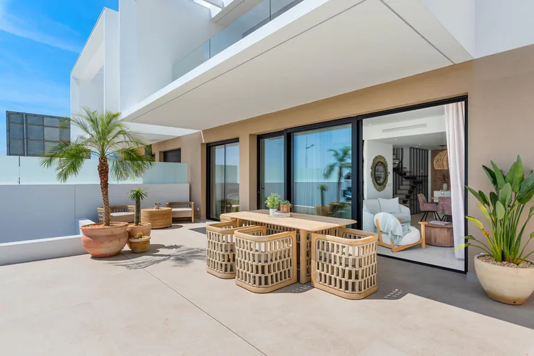 Villas adosadas y pareadas de nueva construcción en Dolores, Alicante
