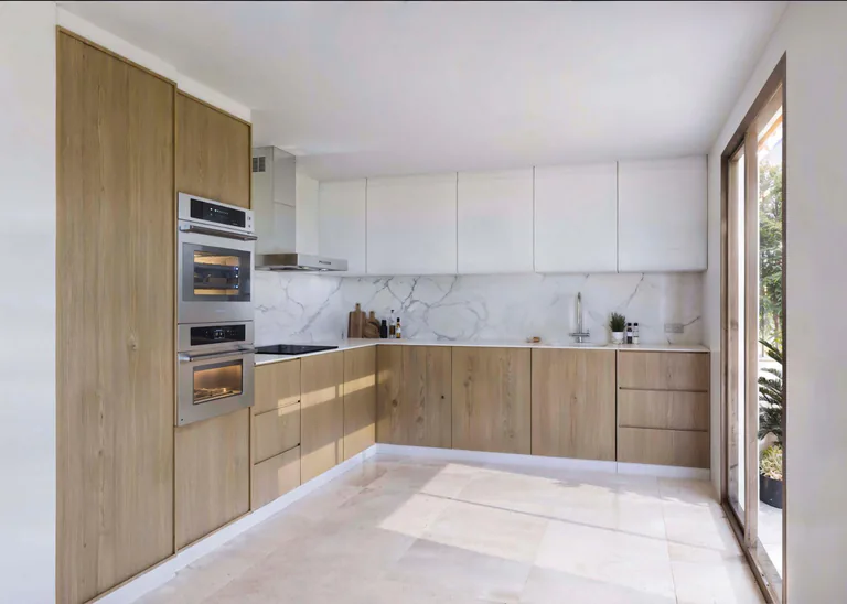 Exclusivas villas adosadas de nueva construcción con piscina privada y garaje en La Nucía