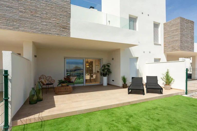 Bungaló en planta baja NV-101578 — foto 1