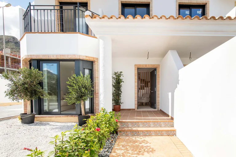 Nuevos bungalows y adosados en Cox, Alicante