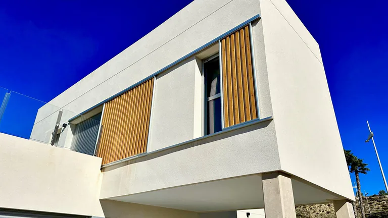 VILLA DE DISEñO MODERNO CON VISTAS AL GOLF