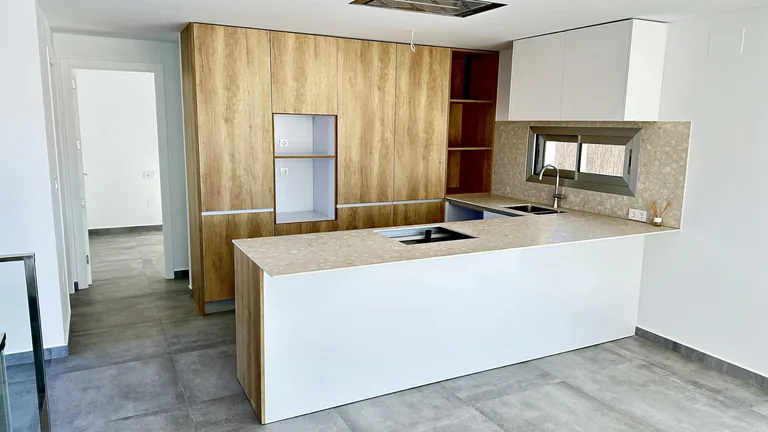 VILLA DE DISEñO MODERNO CON VISTAS AL GOLF