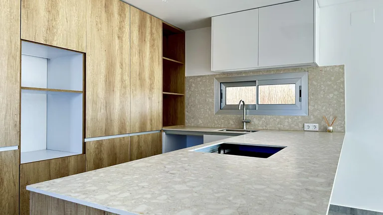 VILLA DE DISEñO MODERNO CON VISTAS AL GOLF