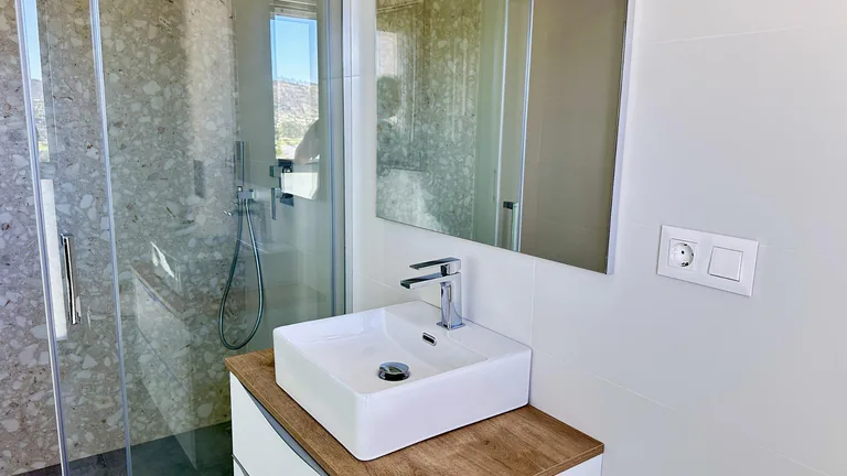 VILLA DE DISEñO MODERNO CON VISTAS AL GOLF