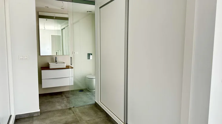 VILLA DE DISEñO MODERNO CON VISTAS AL GOLF