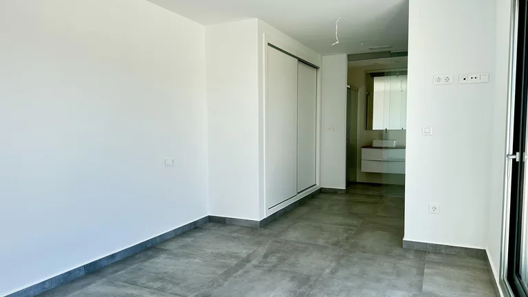 VILLA DE DISEñO MODERNO CON VISTAS AL GOLF