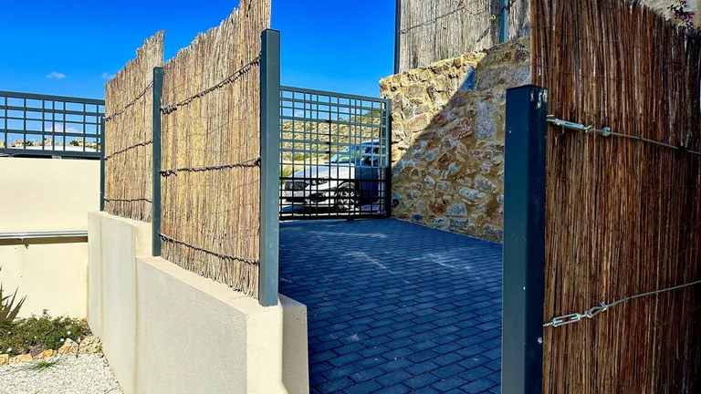 VILLA DE DISEñO MODERNO CON VISTAS AL GOLF