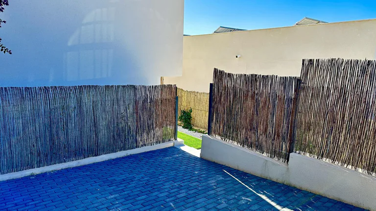 VILLA DE DISEñO MODERNO CON VISTAS AL GOLF