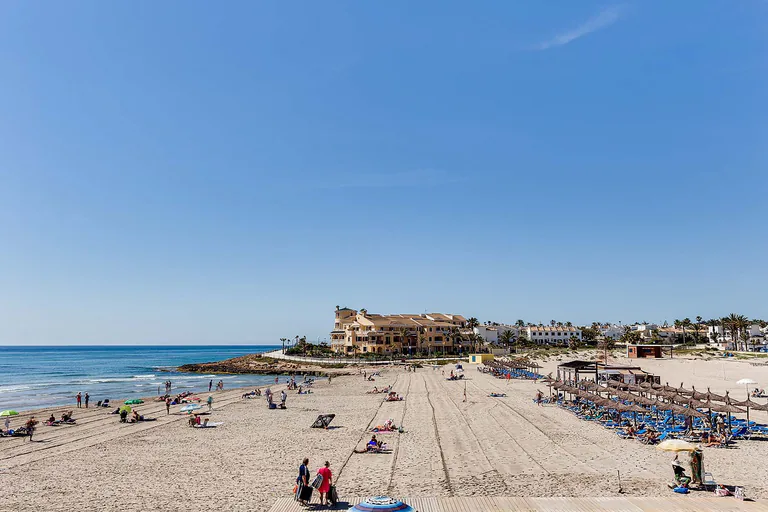 Villa en La Zenia que redefine el concepto de lujo mediterráneo