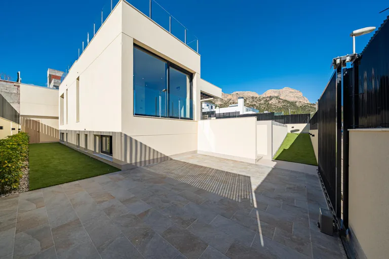 Villa nueva llave en mano con vistas al mar en La Alberca Polop