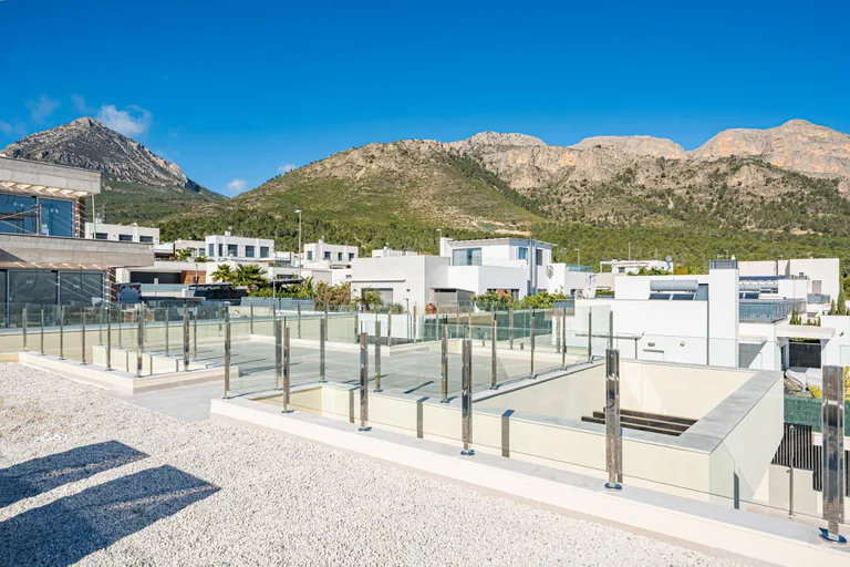 Villa nueva llave en mano con vistas al mar en La Alberca Polop