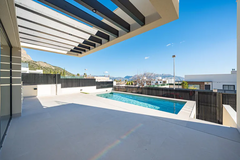 Villa nueva llave en mano con vistas al mar en La Alberca Polop
