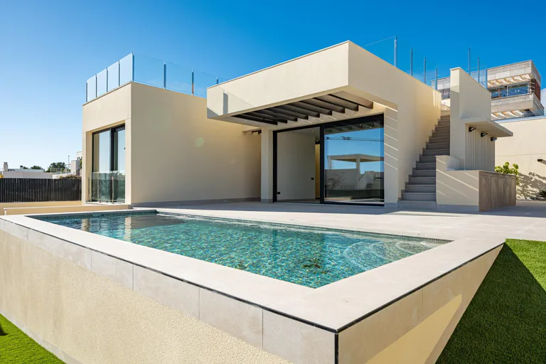 Villa nueva llave en mano con vistas al mar en La Alberca Polop