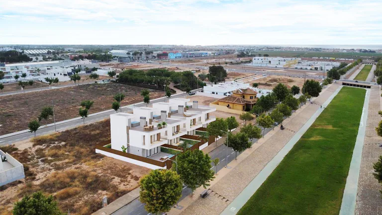 Villas de nueva construcción con piscina privada en Pilar de la Horadada, cerca de la playa