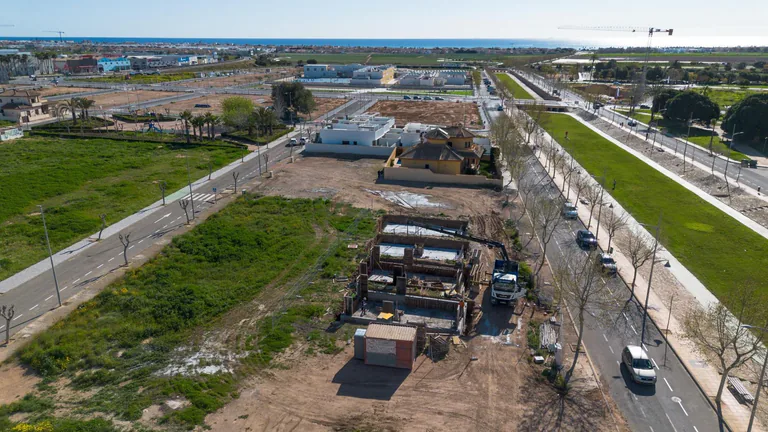 Villas de nueva construcción con piscina privada en Pilar de la Horadada, cerca de la playa
