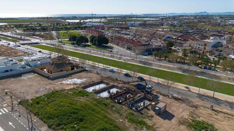 Villas de nueva construcción con piscina privada en Pilar de la Horadada, cerca de la playa