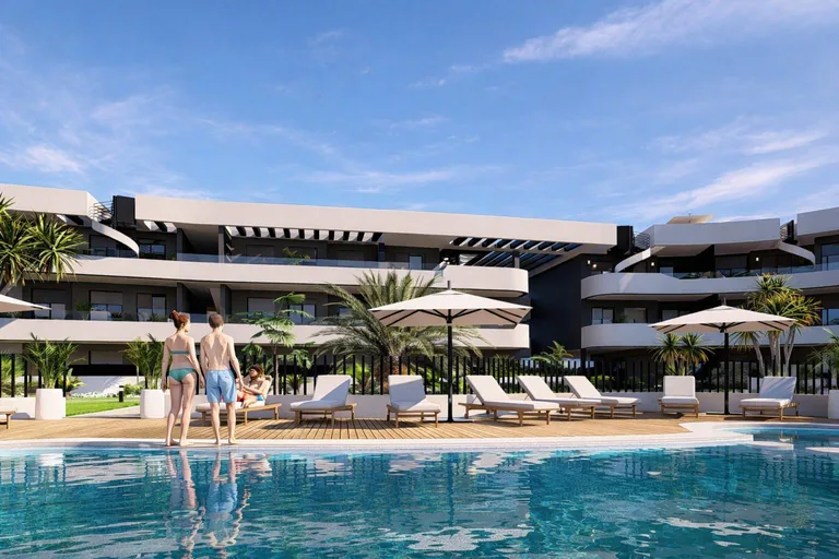 Apartamentos de lujo frente al campo de golf y cerca del mar en Los Alcázares, Costa Cálida