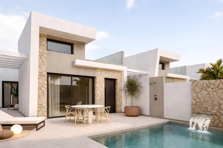 Exclusivas villas de nueva construcción con piscina privada cerca de la playa en Los Alcázares