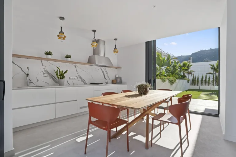 Villas de lujo de nueva construcción en Rincón de Loix, Benidorm, con piscina privada