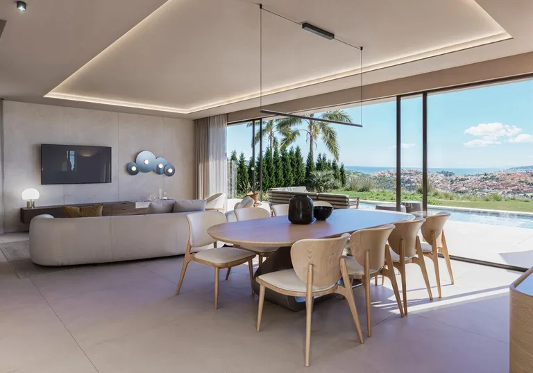 Villas de lujo de nueva construcción junto a Finca Cortesín con vistas al mar