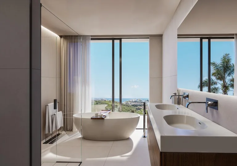 Villas de lujo de nueva construcción junto a Finca Cortesín con vistas al mar