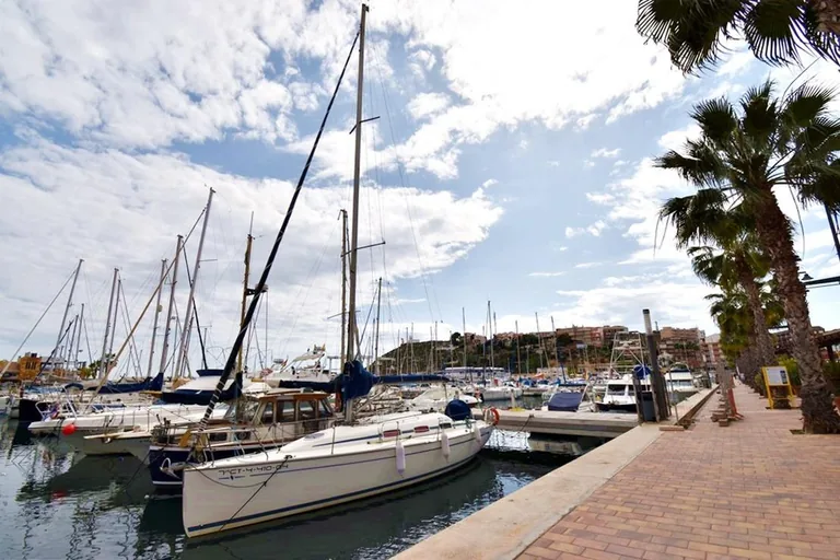 Apartamentos de nueva construcción en Puerto de Mazarrón, a solo 200 metros de la playa