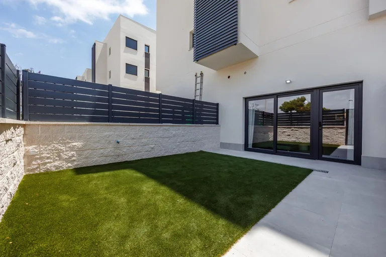 New-build Planta Baja in Villajoyosa