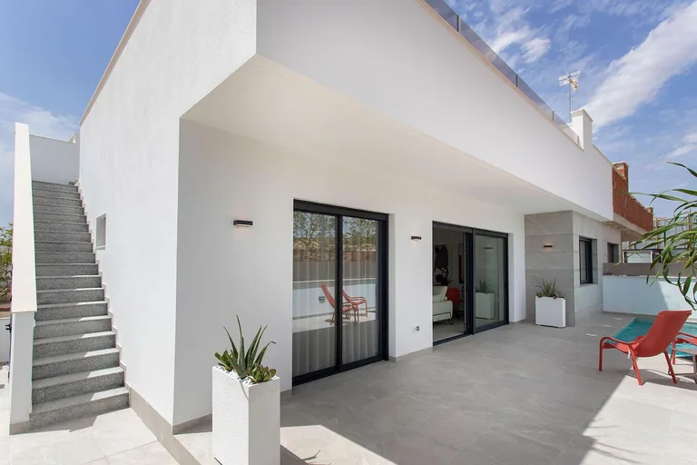 Semi-detached house NV-102482 — photo 1