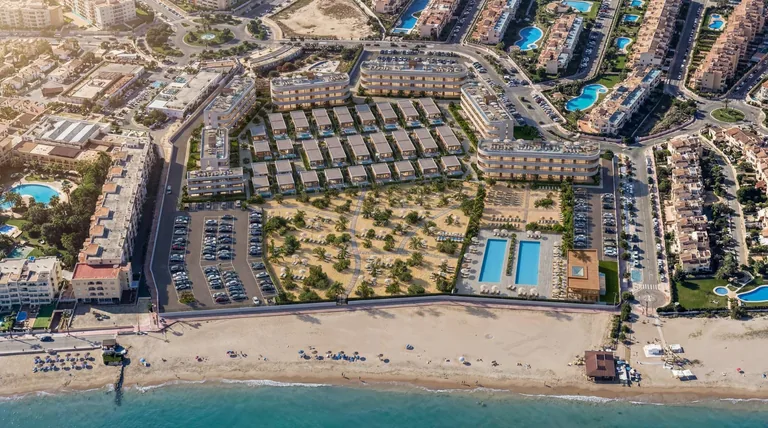 Apartamentos turísticos de lujo y villas con playa privada en primera línea de Vera Playa-Almería